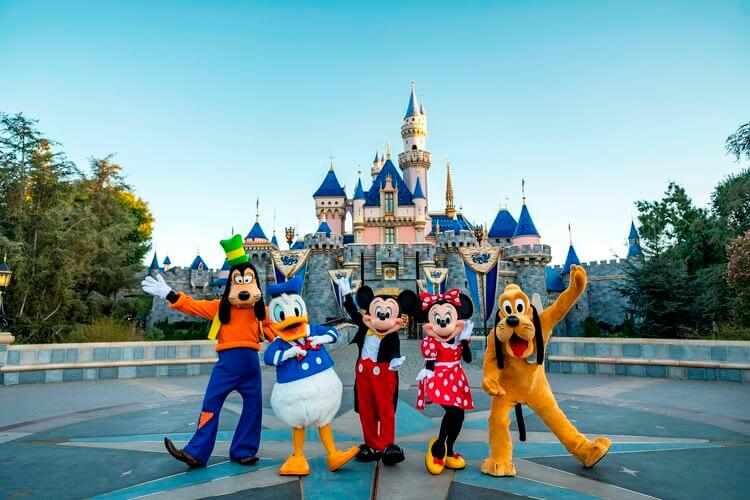 Disneyland characters - best rides at Disneyland