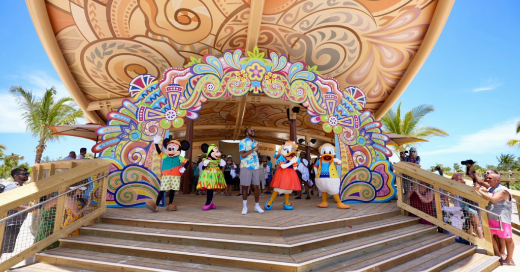 Disney Lookout Cay at Lighthouse Point - characters onstage