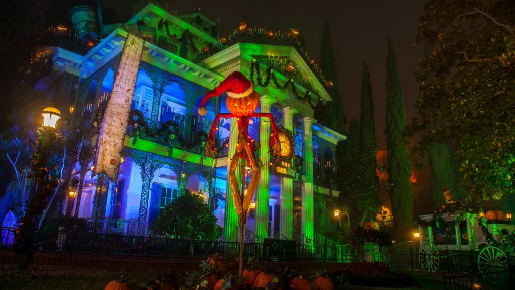 Disneyland Haunted Mansion reopening - Halloween decor
